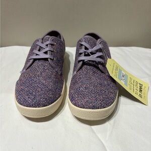 NWT Toms  Women Paseo  Lavender/ grey sneakers